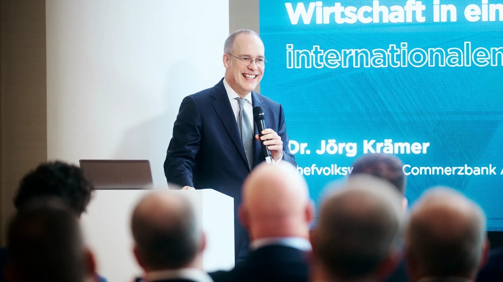 Dr. Jörg Krämer während seines Vortrags beim Private Markets Forum 2026 in Frankfurt am Main.