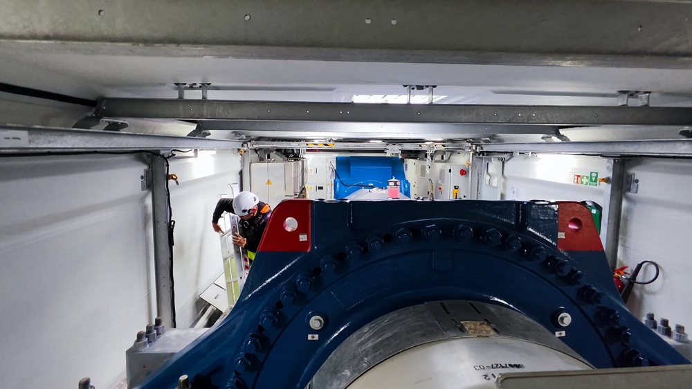 Technische Komponenten im Maschinenhaus einer Windkraftanlage im Windpark Moanvane.