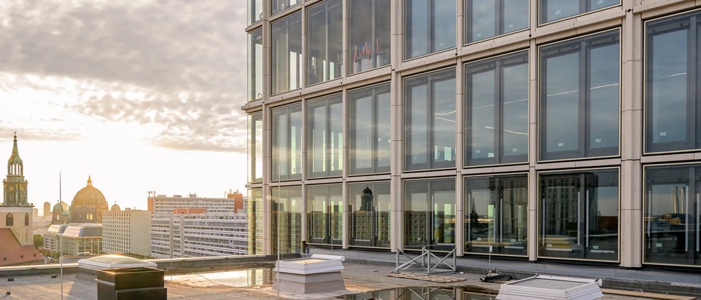 Rohbau einer Hochhausimmobilie.