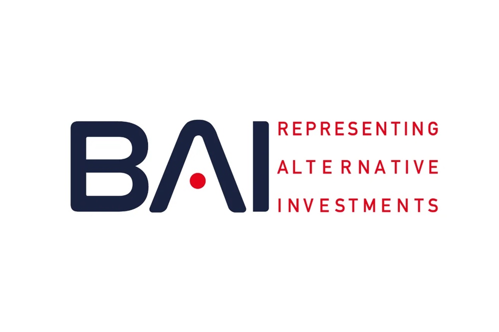 Logo mit dem Kürzel „BAI" in Dunkelblau und rotem Punkt sowie dem Schriftzug „Representing Alternative Investments" – Bundesverband Alternative Investments.