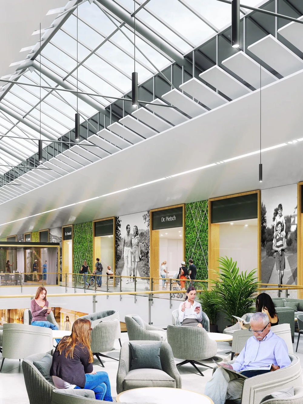 Menschen gehen durch ein modernes Einkaufszentrum mit Glasdach und grünen Wänden.